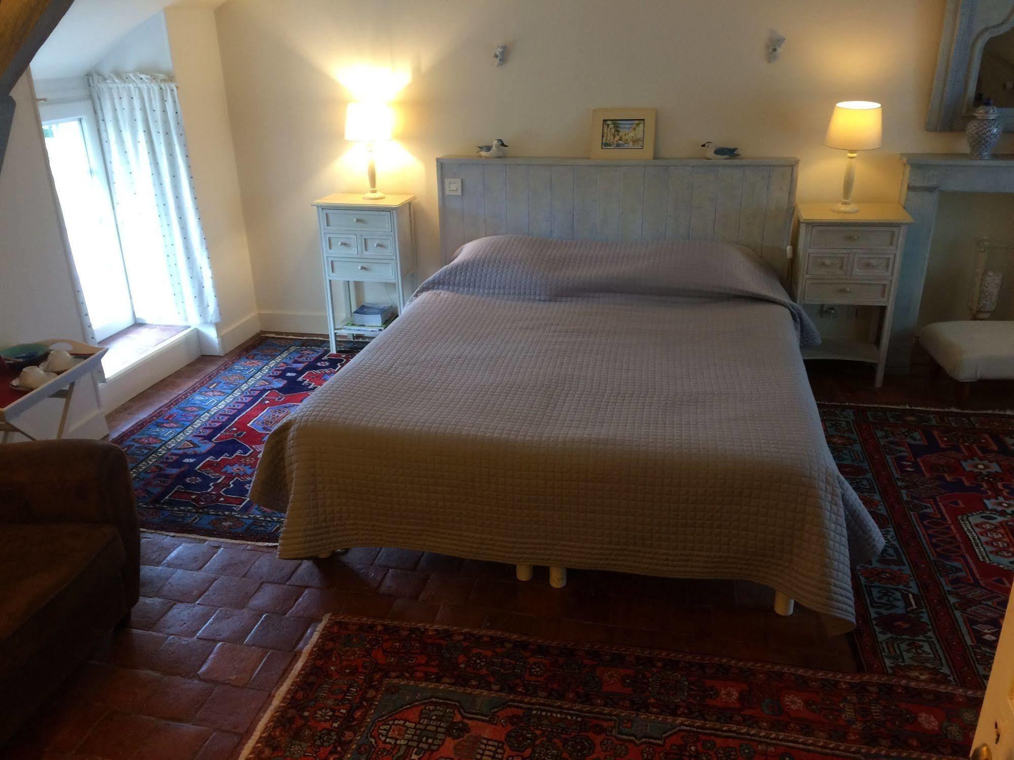 Le Beguinage Bed & Breakfast กูร์-เชอแวร์นี ภายนอก รูปภาพ